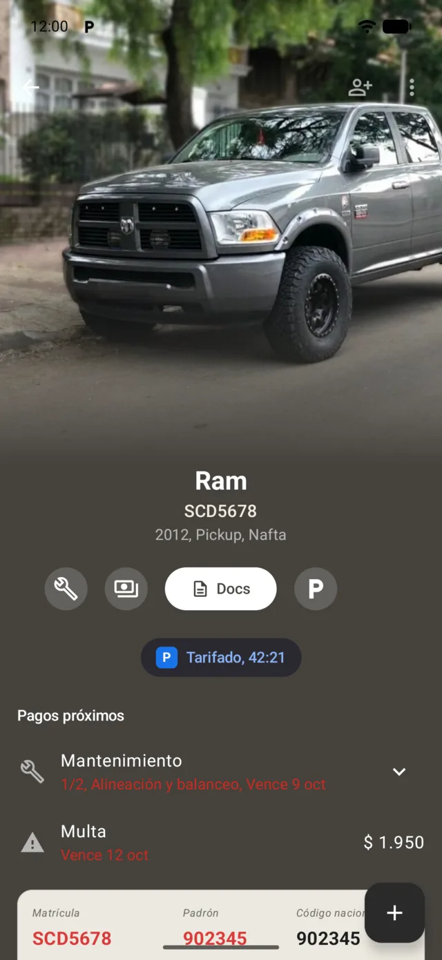 La página de un vehículo en GarageApp