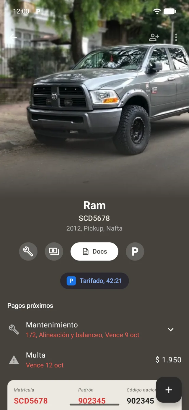 La página de un vehículo en GarageApp